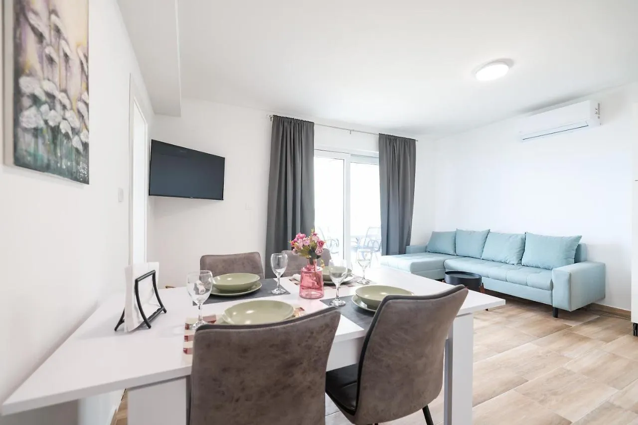 Beachfront Apartments Tic With Seaview Miletici