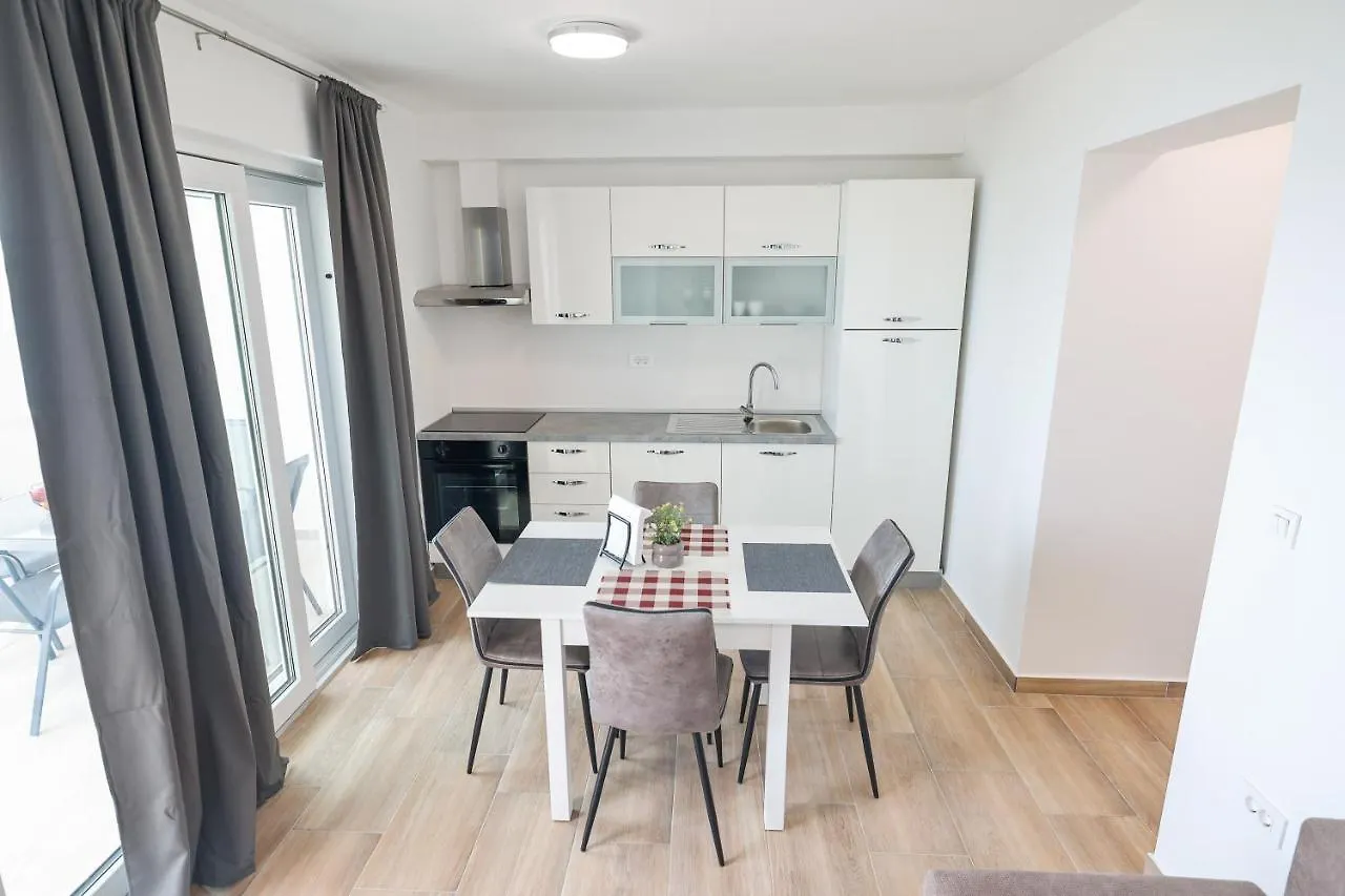 Beachfront Apartments Tic With Seaview Miletici