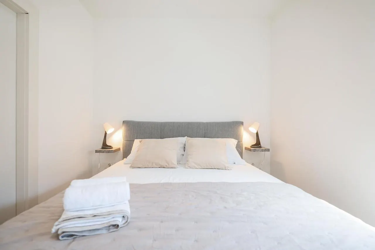 Beachfront Apartments Tic With Seaview Miletici