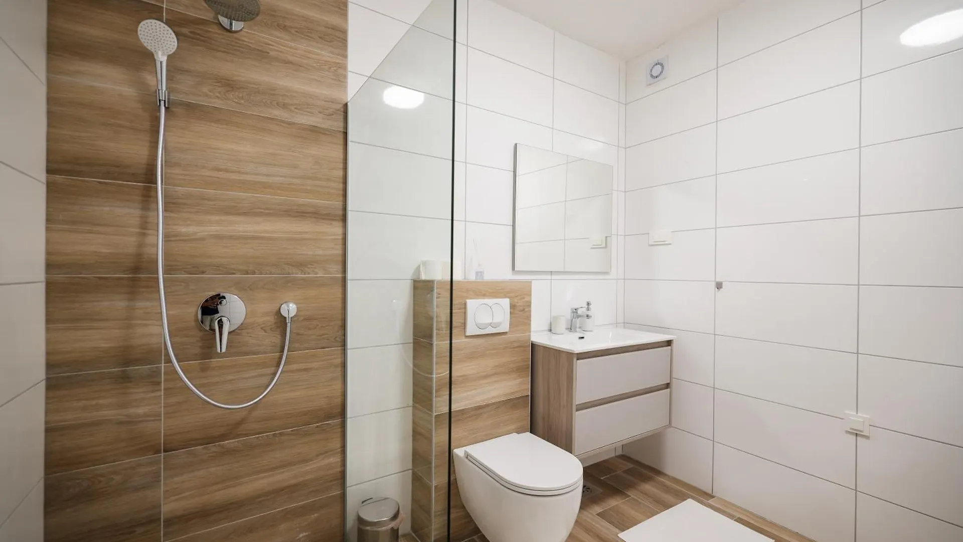 Beachfront Apartments Tic With Seaview Miletici