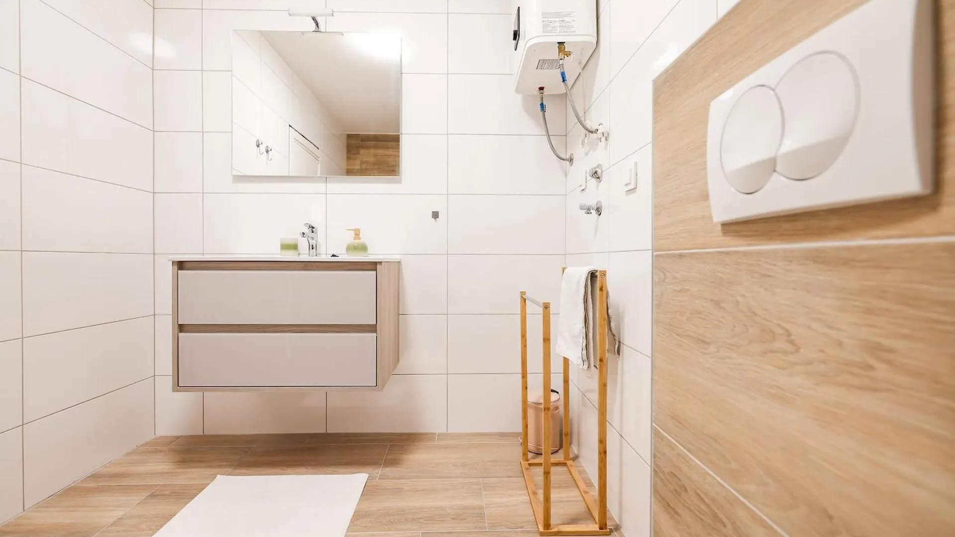 Beachfront Apartments Tic With Seaview Miletici 0*,