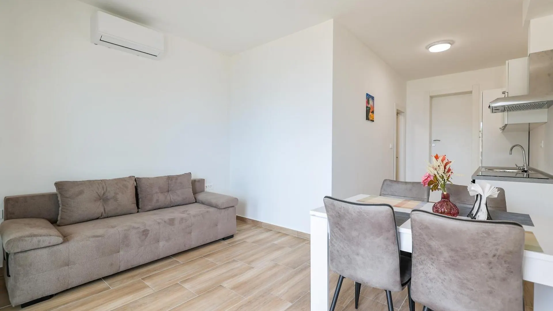 Beachfront Apartments Tic With Seaview Miletici